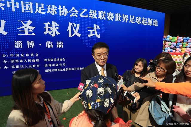 拜仁官方：卡尔伤后首次完成有球训练 格纳布里继续康复训练